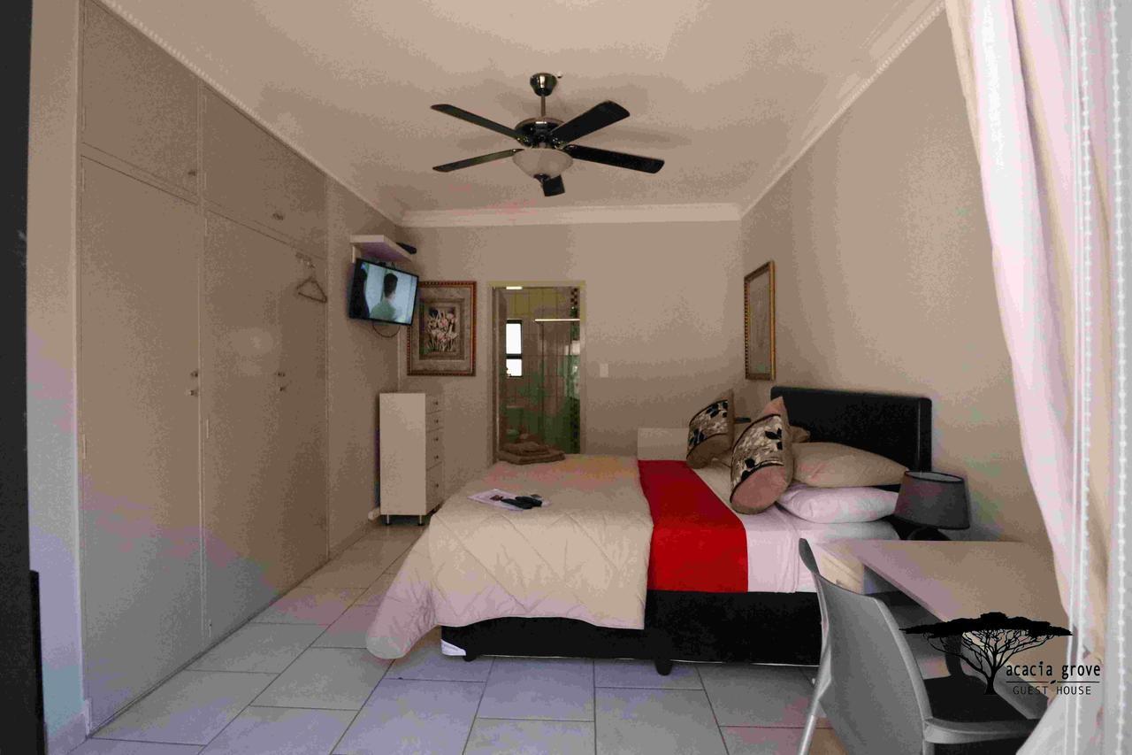 Acacia Grove Guest House Йоганнесбурґ Екстер'єр фото