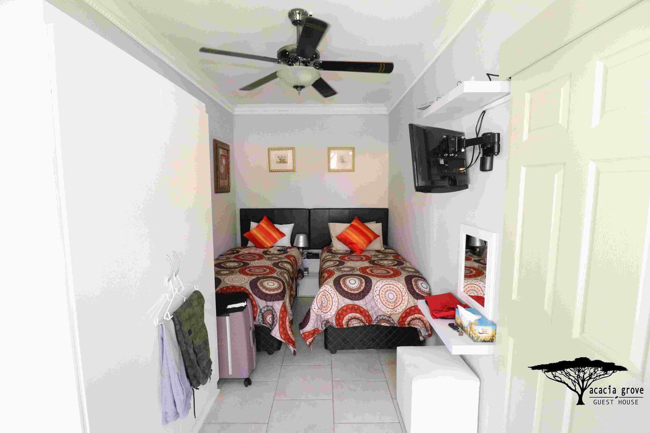 Acacia Grove Guest House Йоганнесбурґ Екстер'єр фото